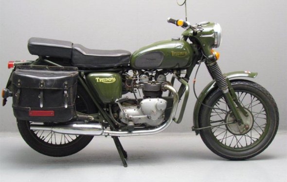 Ретро мотоцикл Triumph 3TA